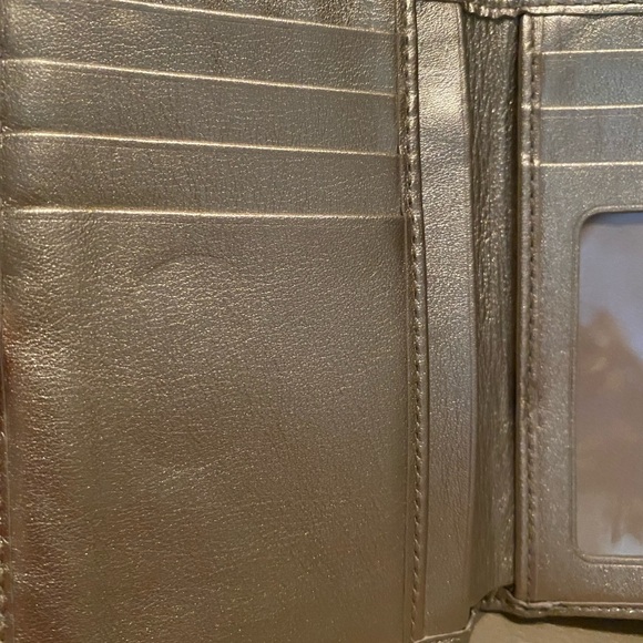 Coach Signature Wallet - Picture 4 of 9